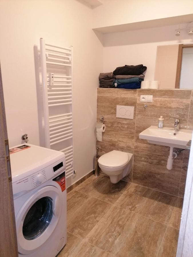 Апартаменти Brand New #51 With Free Secure Parking In The Center Прага