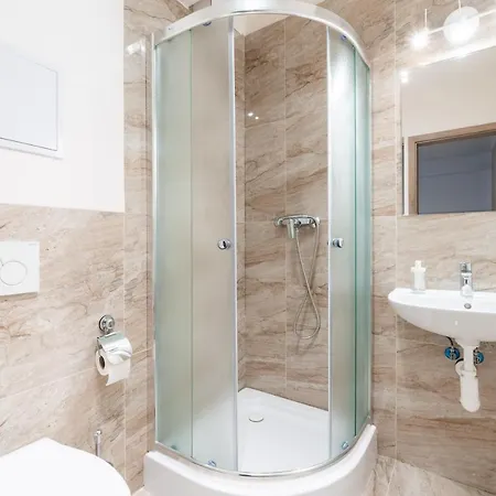 Brand New Studio Apartment #51 With Free Secure Parking In The Center Prag Exterior foto