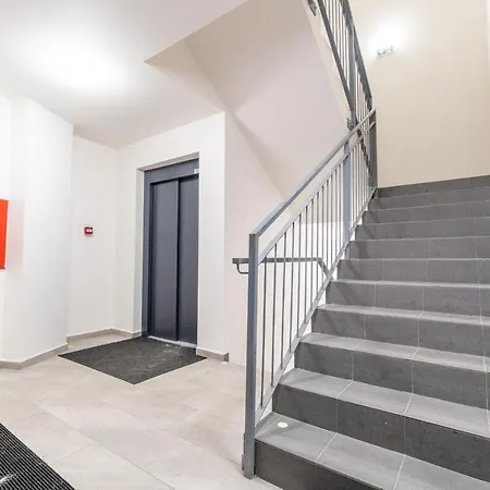 Brand New Studio Apartment #51 With Free Secure Parking In The Center Prag Exterior foto