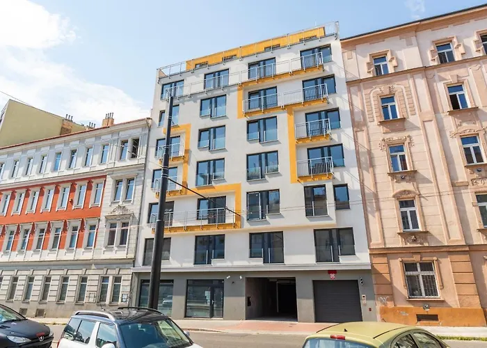 Brand New Studio Apartment #51 With Free Secure Parking In The Center